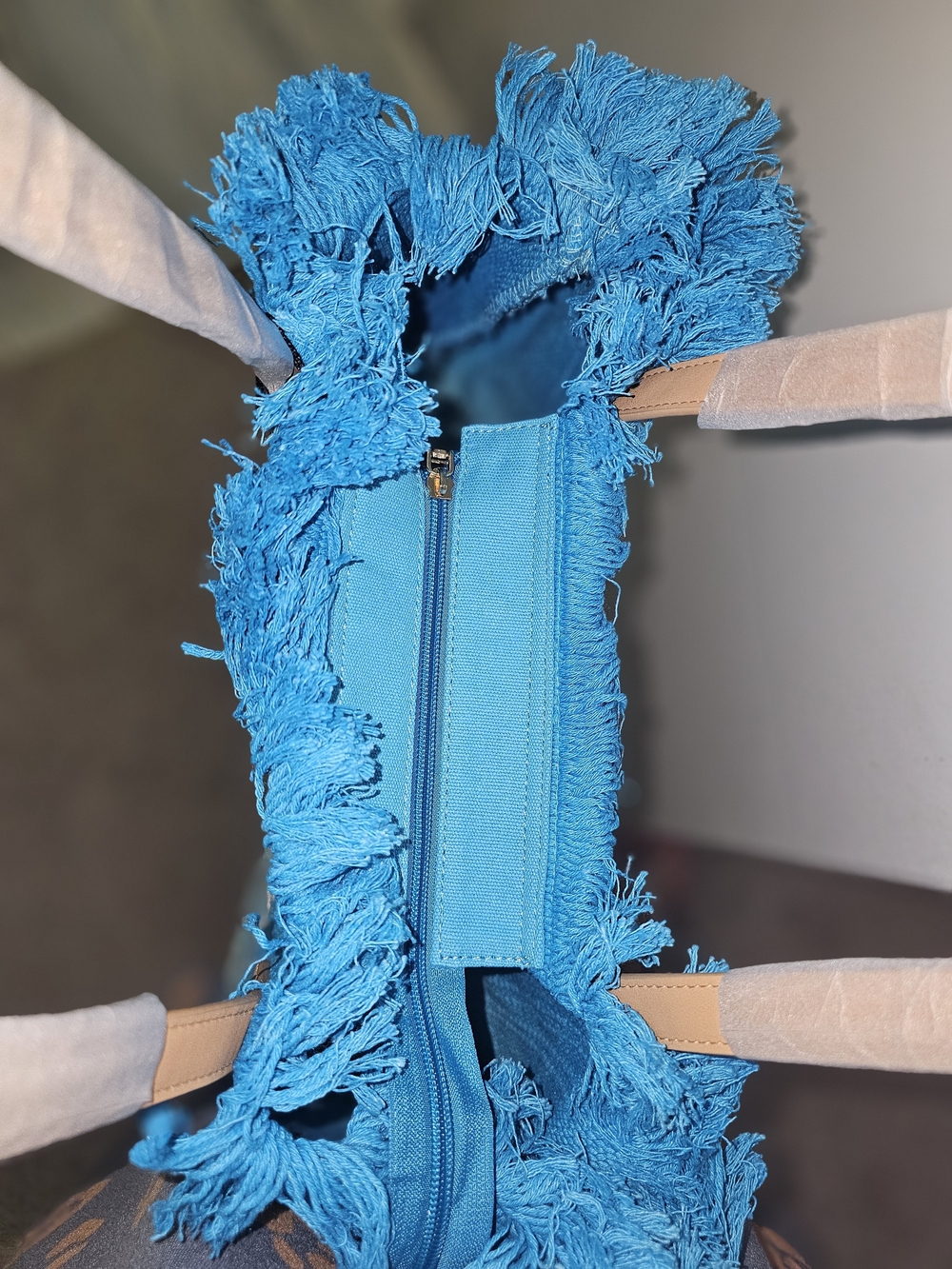 American Bee Sky Blue Ombre Fringe Tote - Summer Vibes - Picture 6 of 7